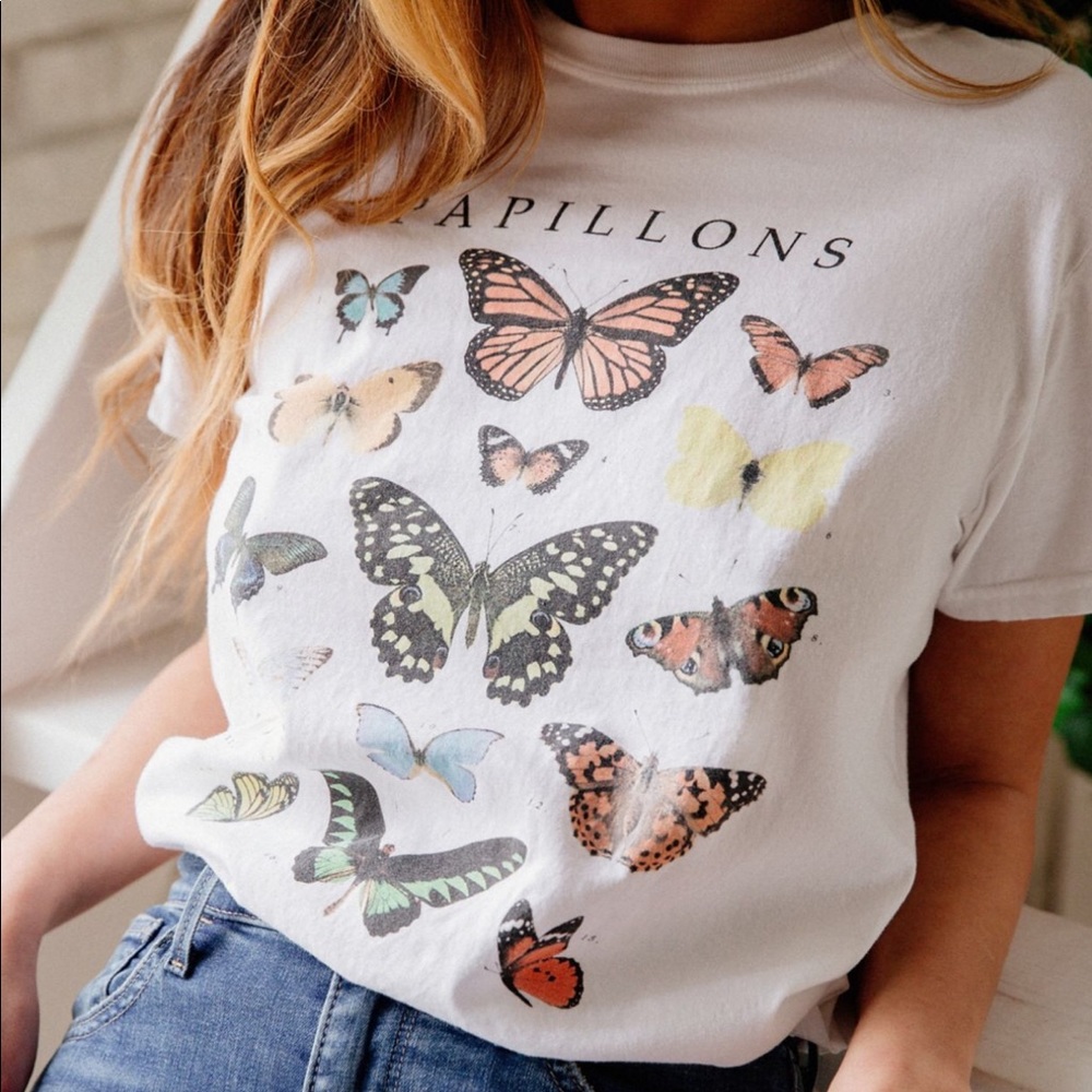 NWT UO BUTTERFLY TEE